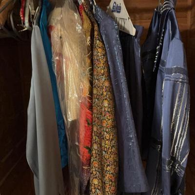 Group of Women’s Clothing – Chico’s, Citiknits, Knobler & More – Sizes M to L