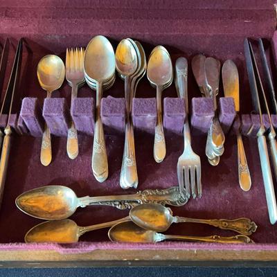 Wm. Rogers & Son Flatware Set with Mother-of-Pearl Handles in Wooden Case