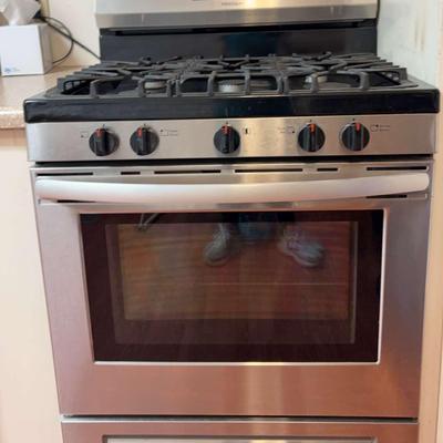 Frigidaire Gas Oven, Turns On, Steel Gas Range