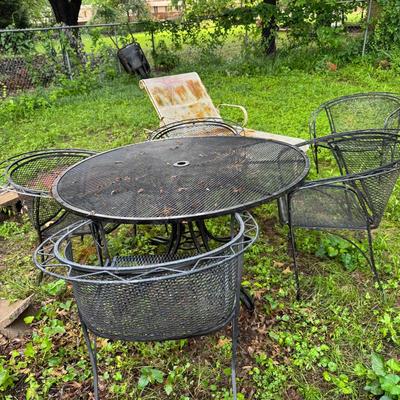 Wrought Iron Patio Furniture Set – Round Table, 4 Chairs, and Chaise Lounge
