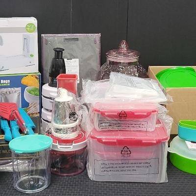 Kitchen Gadgets (feat. Silicone Bakeware) (WH8)
