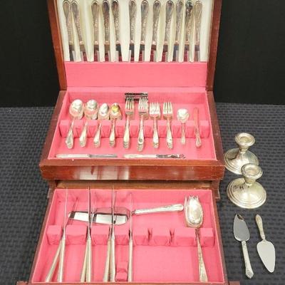 Wm. Rogers & Sons "Spring Flower" Silverplate (WH8)