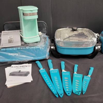 Teal Kitchen Electrics + (WH6)