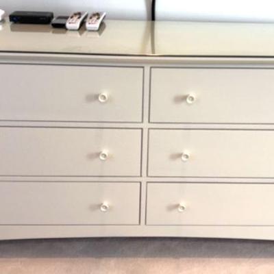 Baronet canada dresser