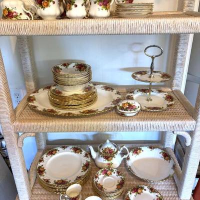 Old country roses by royal albert