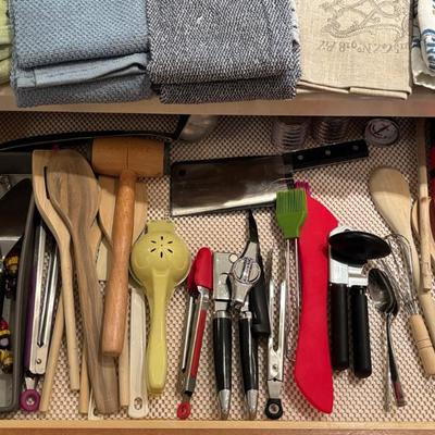 Starter kitchen utensils towels