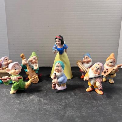 Disney Snow White & The 7 Dwarfs Porcelain Figures 