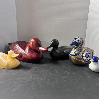 Ducks Lot Wood Onyx Ceramic Brass Tone (5) 
