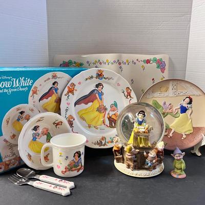 Disney Snow White Musical Snow Globe, Dopey Figure, Wall Plate, Snack Child Set