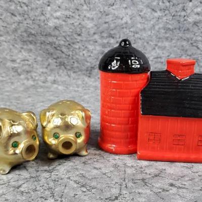 Salt pepper shakers barn & silo, golden piggy banks