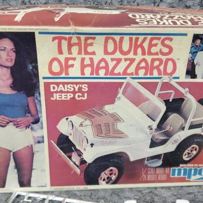 Dukes of hazard daisy duke jeep model kit