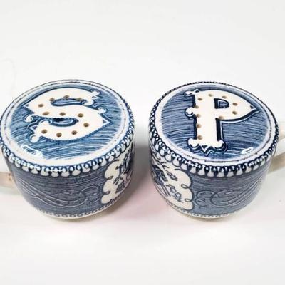 Vintage currier ives blue transferware salt & pepper shakers