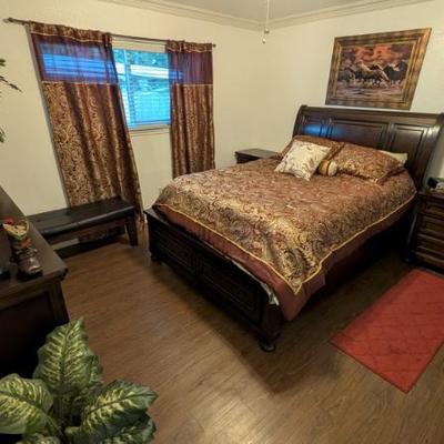 Solid wood 5-piece bedroom set