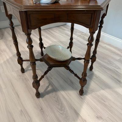 OCTAGON TABLE