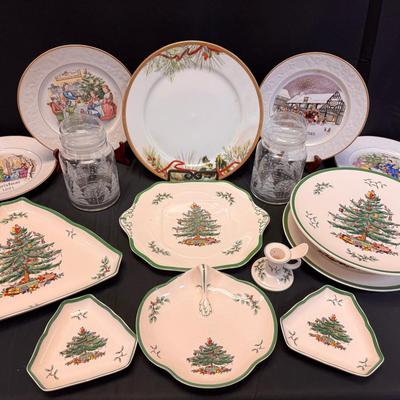 Lot 219: Spode And Royal Worcester Christmas Morning Collection