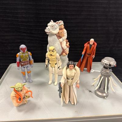 Lot 13: A Few Star Wars Characters Remain!