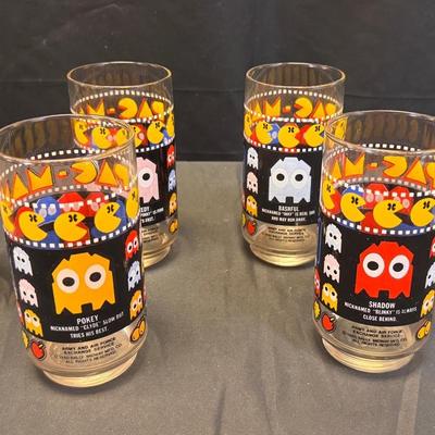 Lot 222: Complete Set Vintage 1980s PAC-MAN Promotional Drinking Glasses 