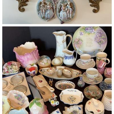 Beautiful Vintage Decor with Wall Art