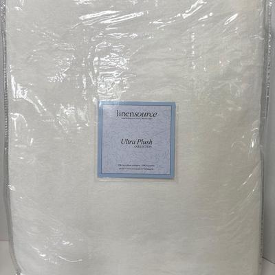 NIP Linen Source Ultra Plush Collection Blanket