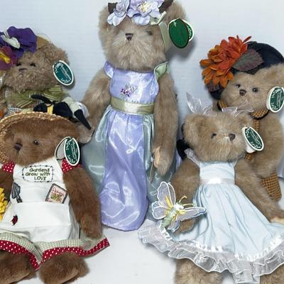 Garden & Spring Bearington Bears