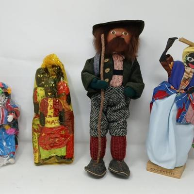 Dolls From Around The World 