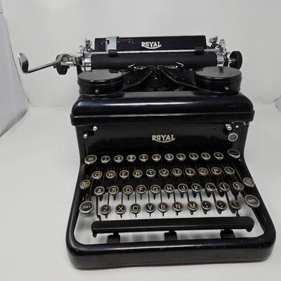 Vintage Royal Typewriter 