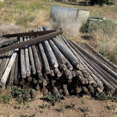 #5016 • Wooden Fence Posts and Boards
