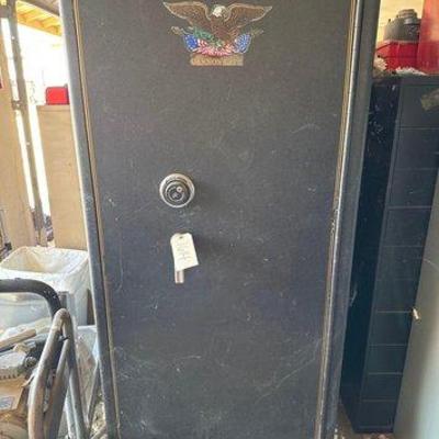 #1614 • Cannon Safe
