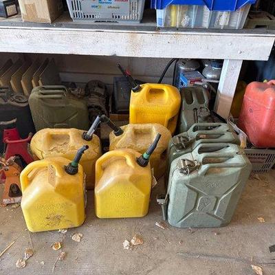 #1502 • Gas Cans, Fire Extinguishers, Speakers & Transmission
