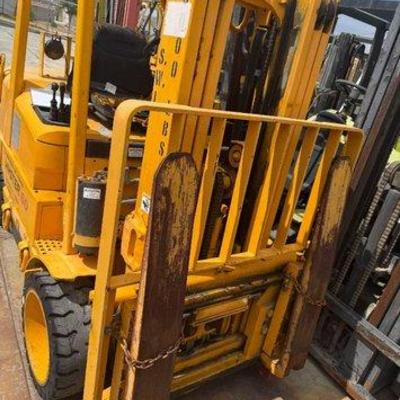 #40 • Hyster S60XM6 6,000lb Diesel Forklift with Recent Repairs
