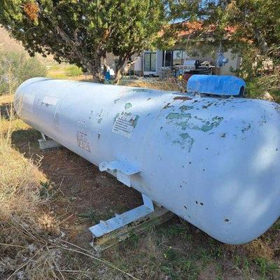 #299 • 1,150 Gallon Propane Tank
