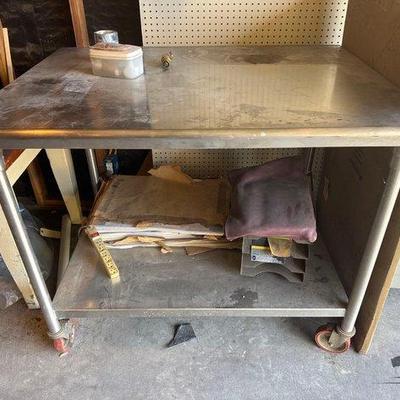 #2052 • Metal Commercial Rolling Table
