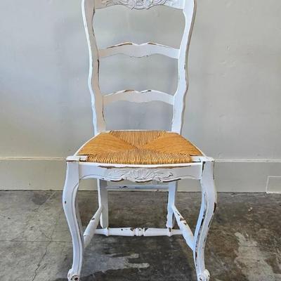 Lot #9 Antique White French Provincial Chair
