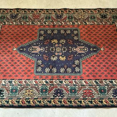 Wool Area Rug (74 x 47)