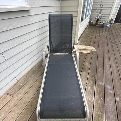 Patio lounge chair