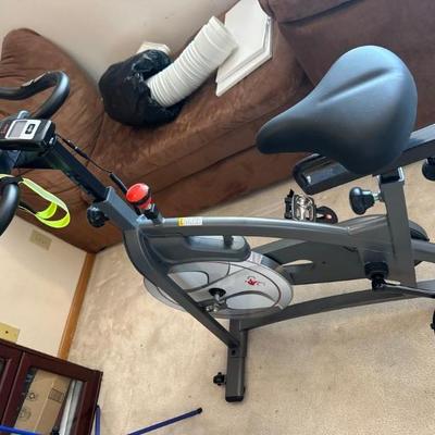Stationary exercise bike 