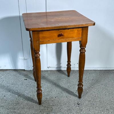 SMALL WOOD SIDE TABLE | Having a single drawer over spindle carved legs - h. 27.5 x w. 19.5 x d. 19.25 in
