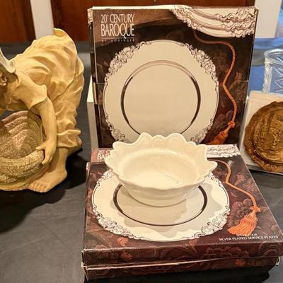 20th Century Baroque Set of Four Silver Plated Service Plates, Rare Armani And Silver Plates