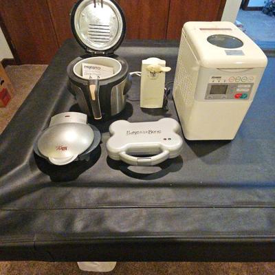 Various Kitchen Appliances 