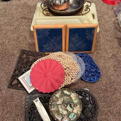 Pots And Pot Holders