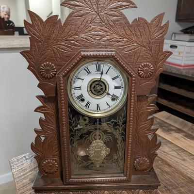 Vintage Gingerbread Mantle Clock 