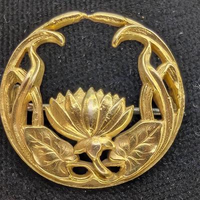 14K Gold Lotus Flower Pin / Brooch 