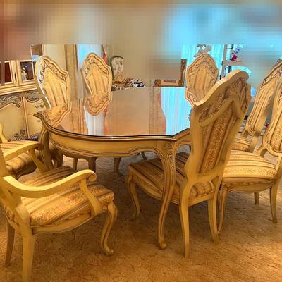 Romweber Dining Table & 8 Chairs