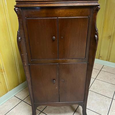 Antique Victoria VV100 Talking Machine 