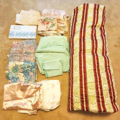 Vintage Bedding - Sheet Sets, Dust Covers, Bed Cover