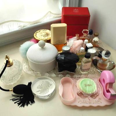 Vintage Perfume & Vanity Trinkets 