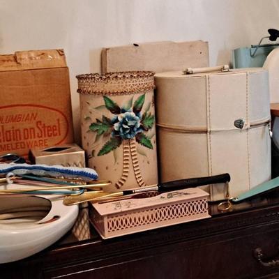 Midcentury and Vintage Variety for Bedroom 