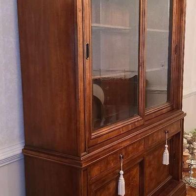 Ethan Allen Lighted China Cabinet 