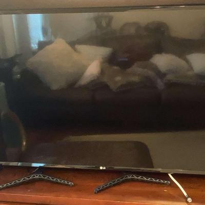 44" LG TV