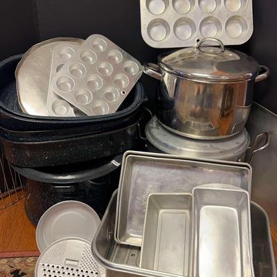 Large Pots, Roasters & More 